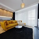 Апартаменты Golden Sokolska 30 Towers - Great Location&74